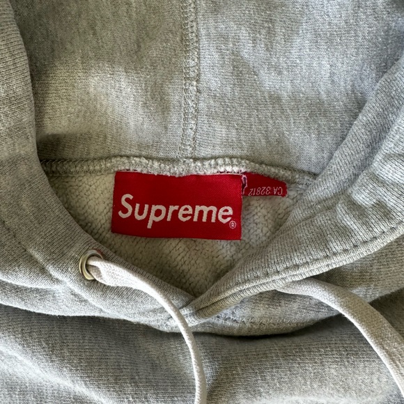 Supreme Hooded (cropped) - Picture 2 of 3